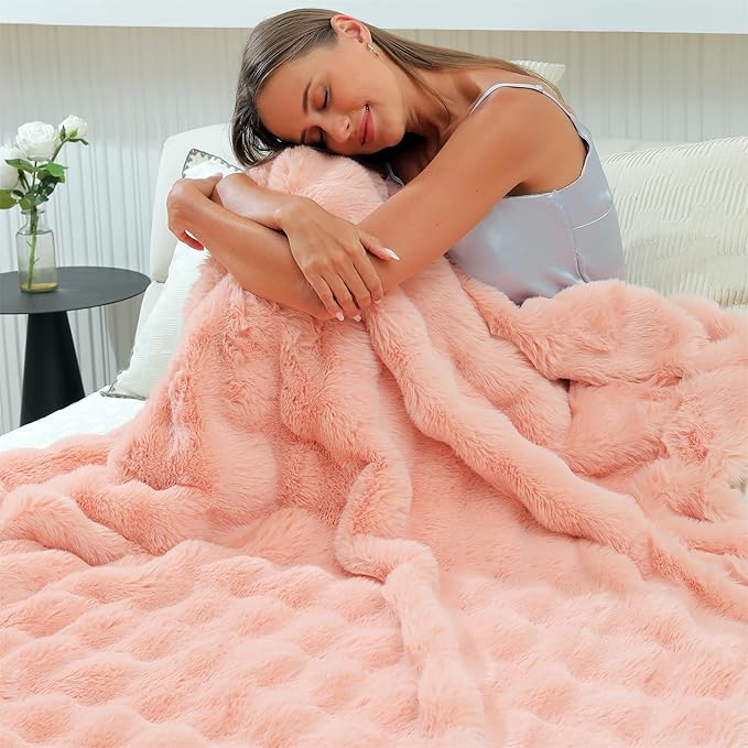 RYNGHIPY Faux Fur Blanket for Couch Fluffy Warm Throw Blanket for Sofa Bed Soft Plush Thick Bubble Blanket (Blush, 63''x79'')