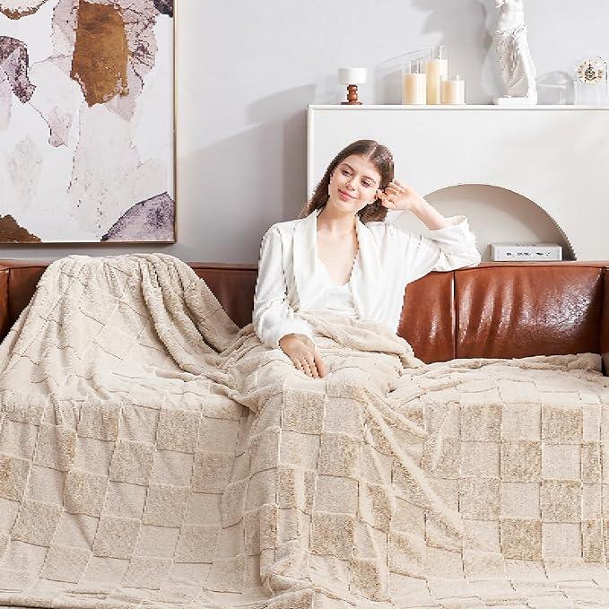 Cozy Bliss Tan Checkered Faux Rabbit Fur Throw Blanket, Soft Fuzzy Fluffy Minky Furry Blankets for Couch, Bed (50 * 60 Inches Beige)
