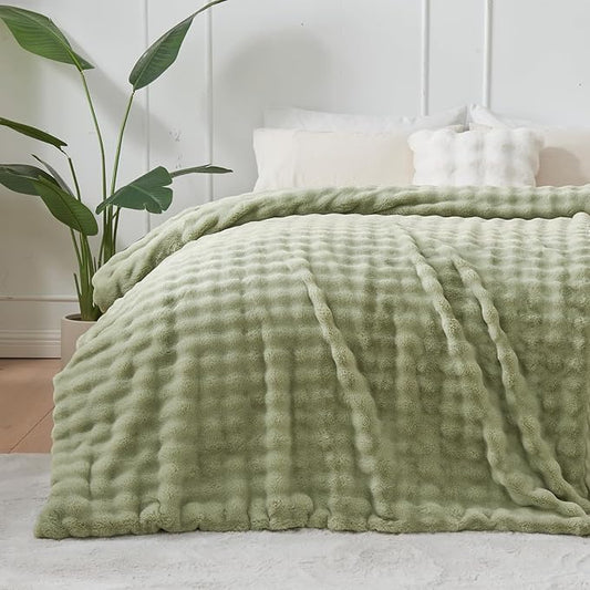NEWCOSPLAY Faux Fur Twin Blanket Sage Green Bubble Blanket Thick Warm Soft for Couch Sofa Bed 550GSM (Sage Green, Twin(60"x80"))
