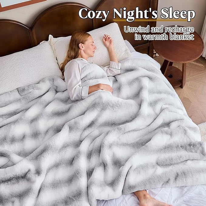 Luxury Faux Fur Blanket - Soft Warm Plush Blankets for Couch Sofa Bed, Fluffy Thick Throws for Bedroom, Office, Living Room, Decorative Reversible, Not Easy to shed- 60"x80", Grey/White