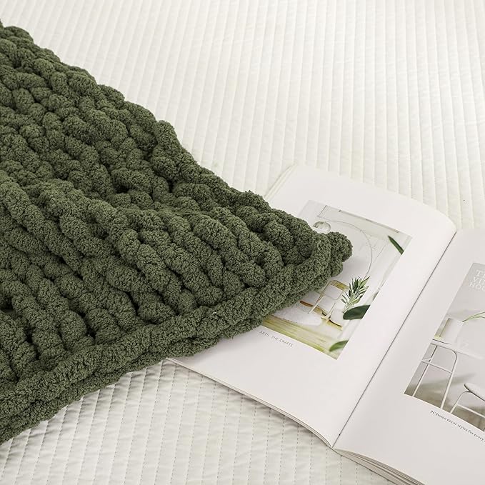 WESHIONGOO Chunky Knit Blanket Throw 40"×40" Knitted Throw Blankets for Couch Bed Fluffy Soft Blanket with Jumbo Chenille Yarn Thick 100% Handmade (Olive Green)