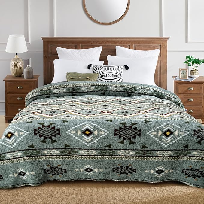 CASAAGUSTO Boho Sherpa Throw Blanket, Aztec King Size Blanket, Ultra Soft, Warm, Cozy, Plush, Thick Fleece Bohemian Throw Blanket for Couch, Bed, Sofa (Olive Green 108 * 90 Inch)