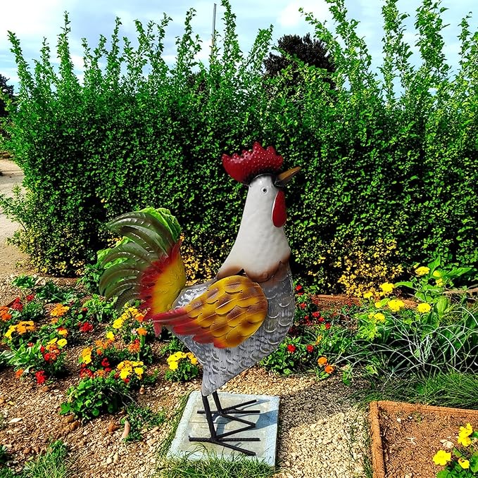 Metal Rooster Statue, Garden Outdoor Decor, Red and Gold Feathers, Weather Resistant, Metal Chicken Yard Art Sculpture, Iron Garden Animal Statue