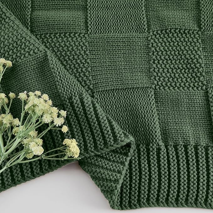 CozeCube Knit Throw Blanket,Christmas Green Checkered Bedroom Blanket for Couch,Soft Cozy Warm Knitted Blanket for Bed Sofa Living Room,Decorative Spring Fall Throw Blanket 50"X60",Christmas Green