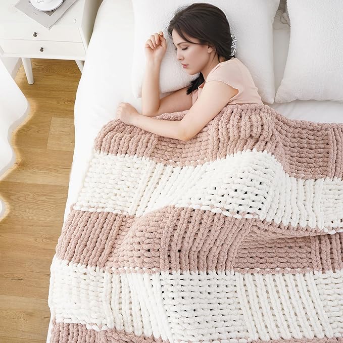 Battilo Chunky Knit Throw Blanket, Soft and Thick Chenille Throw Blanket, 50"x60" Handmade Cable Knit Crochet Blanket, Large Rope Knot Throw Blankets for Couch Sofa Bed Home Decor, Blush & White