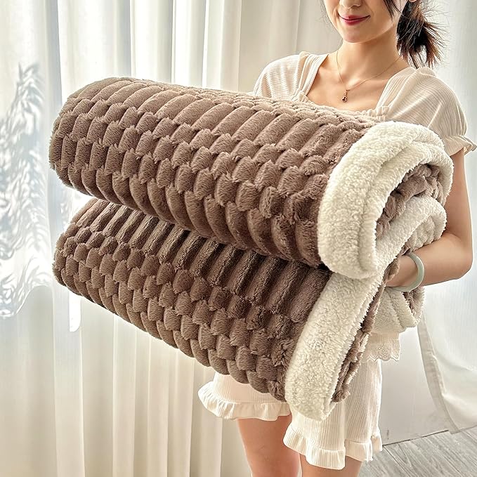 UKELER Sherpa Bed Blanket 80 × 90 inch, Ultra Soft Queen Size Throw Blankets for All Season, 470 GSM Cozy Plush Striped Fleece Blanket for Bedroom Living Room Dorm Hostel Sofa Camping, Coffee