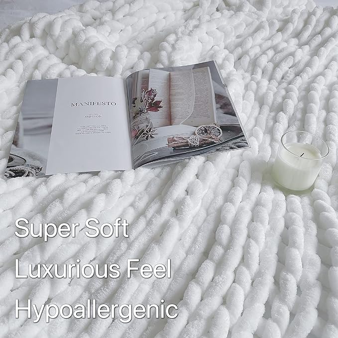 Maetoow Chenille Chunky Knit Blanket Throw （40×50 Inch）, Handmade Warm & Cozy Blanket Couch, Bed, Home Decor, Soft Breathable Fleece Banket, Christmas Thick and Giant Yarn Throws, White