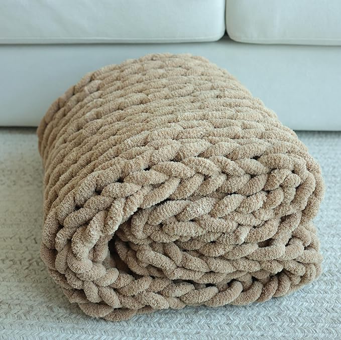 Maetoow Chenille Chunky Knit Blanket Throw （60×80 Inch）, Handmade Warm & Cozy Blanket Couch, Bed, Home Decor, Soft Breathable Fleece Banket, Christmas Thick and Giant Yarn Throws, Khaki