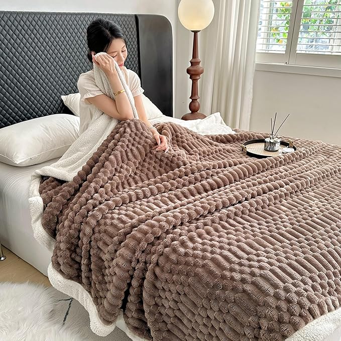 UKELER Sherpa Bed Blanket 80 × 90 inch, Ultra Soft Queen Size Throw Blankets for All Season, 470 GSM Cozy Plush Striped Fleece Blanket for Bedroom Living Room Dorm Hostel Sofa Camping, Coffee