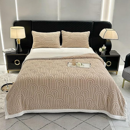 UKELER Sherpa Fleece Blanket 60 × 80 inch, Ultra Soft Twin Size Throw Blanket for All Season, Cozy Plush Arch Blankets for Bed Couch Sofa Office Camping, Camel