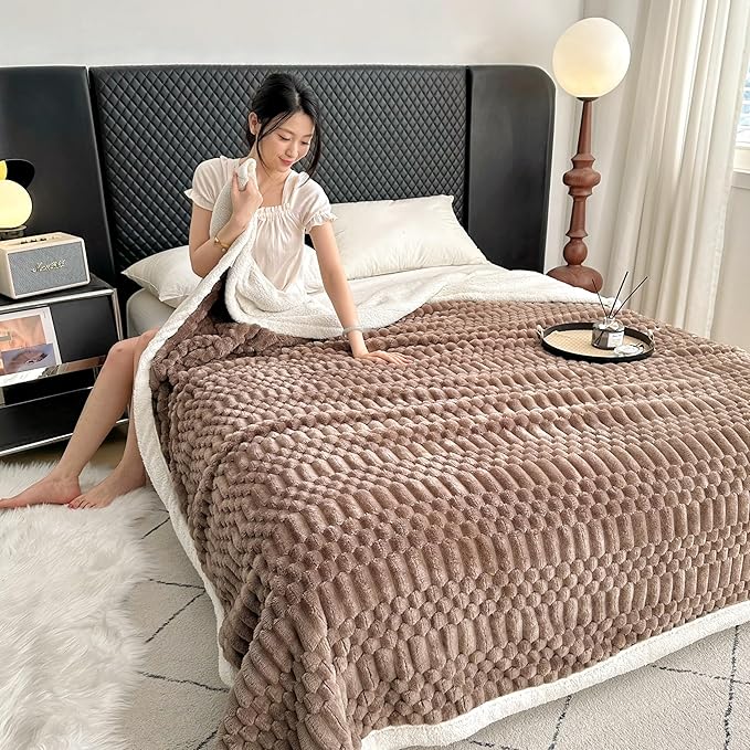 UKELER Sherpa Throw Blanket 60 × 80 inch, 470 GSM Striped Sherpa Fleece Blankets for All Season, Warm and Cozy Blanket for Couch Sofa Bed Office Camping, Coffee