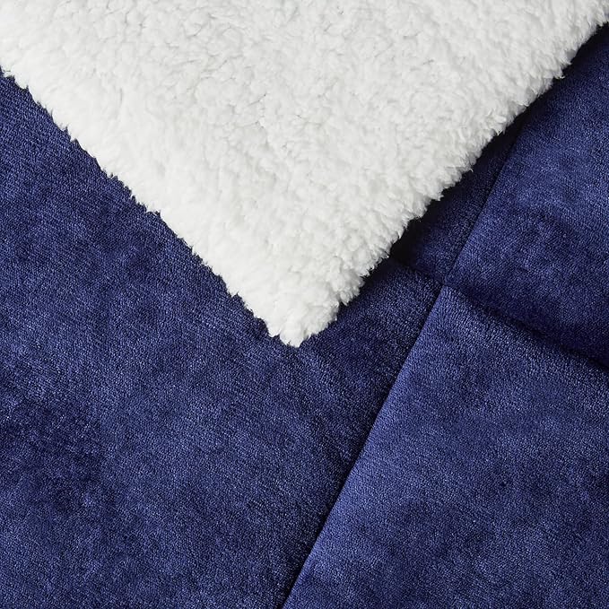 Amazon Basics Reversible Sherpa Comforter Set with Pillow Sham, Navy, Queen/Full