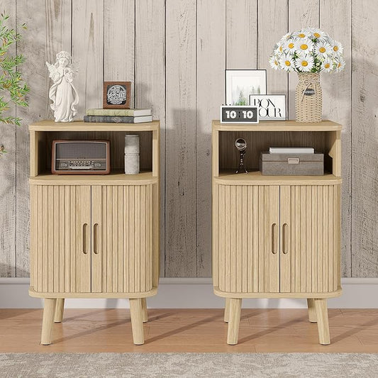 Alohappy Fluted End Table Set of 2, Mid Century Modern Nightstands with Sliding Tambour Door, Curved Round Edge Wood Bedside Table for Bedroom, Side Tables with Storage for Living Room, Natural Oak