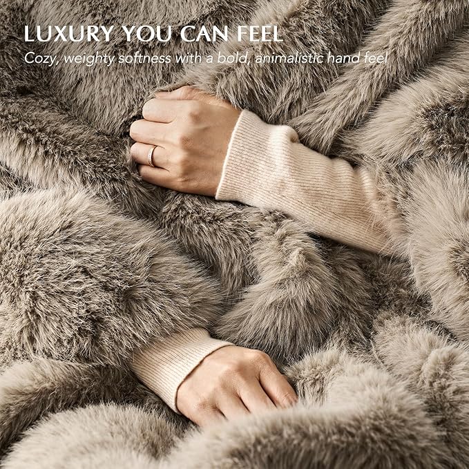 Luxury Faux Fur Throw Blanket, Soft Fluffy Faux Mink Blankets for Bed, Couch, Sofa, Thick Cozy Plush Warm Fur Throws with Reversible Velvet, Natural Mink, 50"x60"