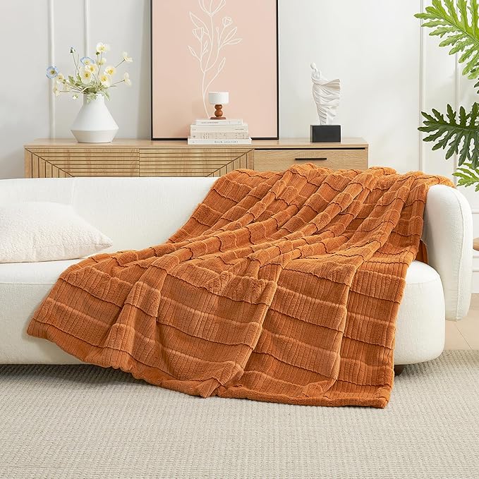 Amélie Home Luxury Striped Faux Fur Throw Blanket for Couch, Embossed Split Fur Cozy Fuzzy Fluffy Luxurious Soft Plush Sofa Chair Bed Gift Blankets for Women Men Wife Friend, 88"x90", Brown