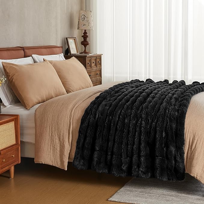 JELLYMONI Faux Fur Throw Blanket, Black for Couch, Fuzzy Cozy Plush Bubble Bed, Thick and Warm, Twin (60" x 80")