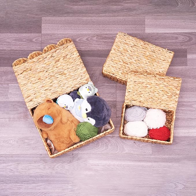 Set of 3 Scalloped Edge Wicker Basket with Lid, Rectangle Wicker Storage Basket with Built-in Handles, Multipurpose Organizer Rattan Display Boxes for Shelf, Nursery Room