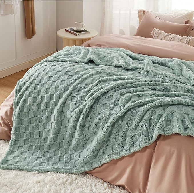 Bedsure GentleSoft California King Blanket for Bed - Super Soft Cozy Blankets for Women Men Girls, Large Fuzzy Fleece Throw for Bedroom Decor, Sage Green, 102x96 Inches