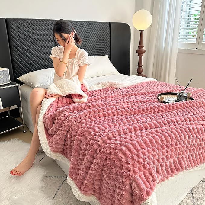 UKELER Sherpa Bed Blanket 80 × 90 inch, Ultra Soft Queen Size Throw Blankets for All Season, 470 GSM Cozy Plush Striped Fleece Blanket for Bedroom Living Room Dorm Hostel Sofa Camping, Pink