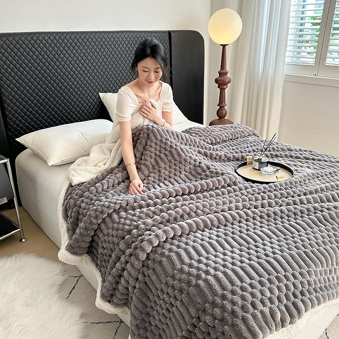 UKELER Sherpa Bed Blanket 80 × 90 inch, Ultra Soft Queen Size Throw Blanket for All Season, 470 GSM Cozy Plush Striped Fleece Blankets for Bedroom Living Room Dorm Hostel Sofa Camping, Dark Grey