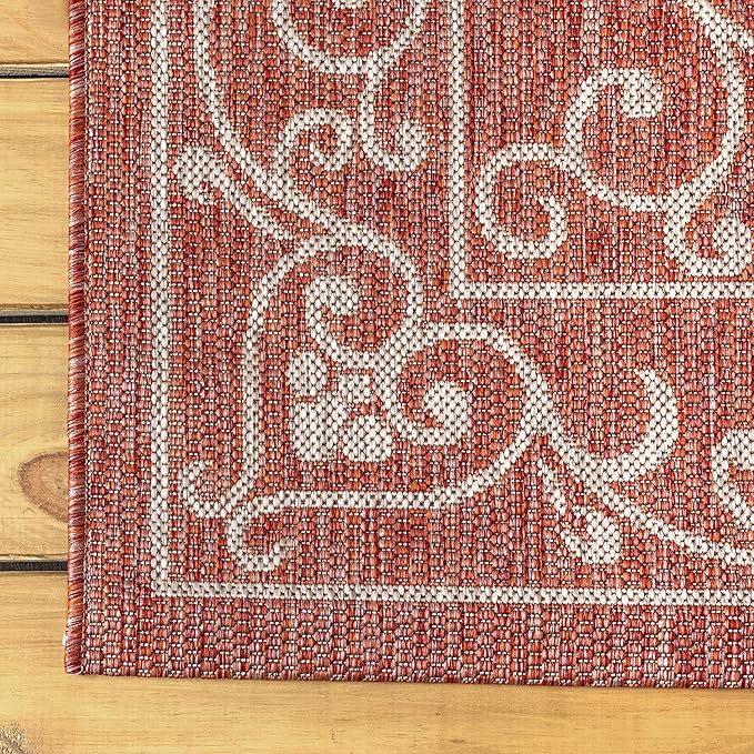 JONATHAN Y Vintage Filigree Indoor Outdoor Round Area Rug 4 Ft Red/Beige, Charleston Textured Weave for Backyard, Patio, Porch, Easy-Cleaning, High Traffic, Pet-Friendly, Non-Shedding (SMB106B-4R)