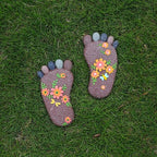 Stepping Stones Outdoor - Garden Decorative Stones for Patio, Deck, Garden or Sidewalk Home Decor Footprint Shaped Stepping Stones Set of 2 （Dark Brown）