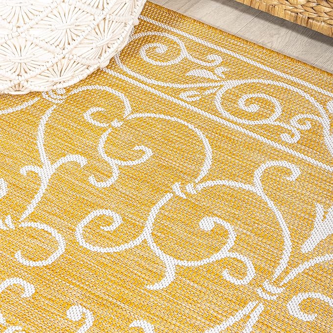JONATHAN Y Vintage Filigree Indoor Outdoor Square Area Rug 5X5 Yellow/Cream, Charleston Textured Weave for Backyard, Patio, Porch, Easy-Cleaning, High Traffic, Pet-Friendly, Non-Shedding SMB106L-5SQ