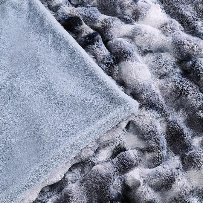 UKELER Soft Faux Fur Throw Blanket 50''x60'' Dark Grey Reversible Shaggy Blanket Plush Thick Fluffy Blankets Throws for Bed, Couch, Sofa, Office, Camping