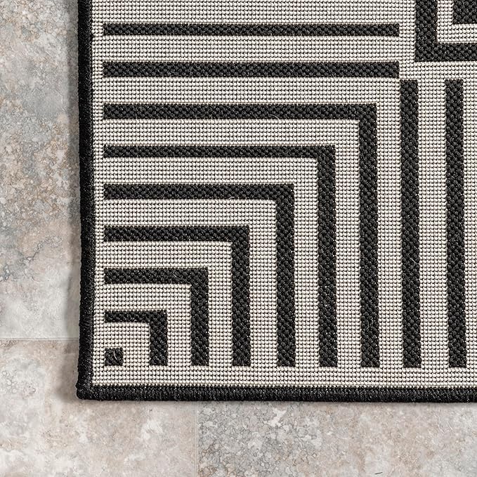 nuLOOM 4' x 6' Outdoor Area Rug, Casual Design With Striped Border, Stain Resistant, Highly Durable, For Patio, Balcony, Bedroom, Living Room, Dining Room, Bathroom, Black