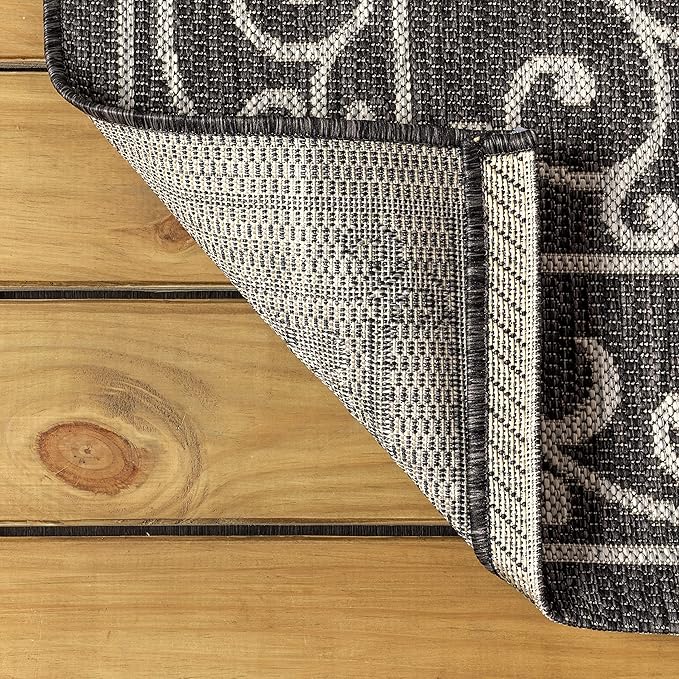 JONATHAN Y Vintage Filigree Indoor Outdoor Round Area Rug 5 Ft Black/Gray, Charleston Textured Weave for Backyard, Patio, Porch, Easy-Cleaning, High Traffic, Pet-Friendly, Non-Shedding (SMB106G-5R)